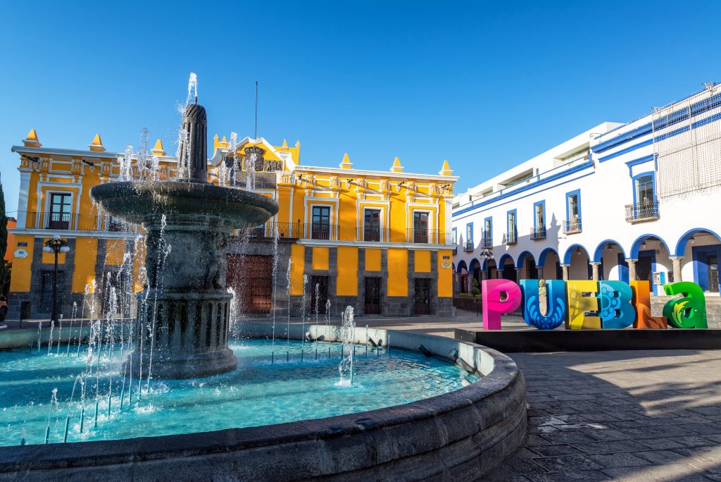 Fête des morts au Mexique : fontaine historique à Puebla